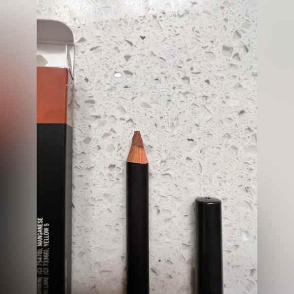 Mac cosmetics set - Picture 7 of 7